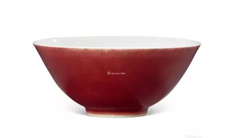 霁红釉瓷器:历史的印记与现代的艺术